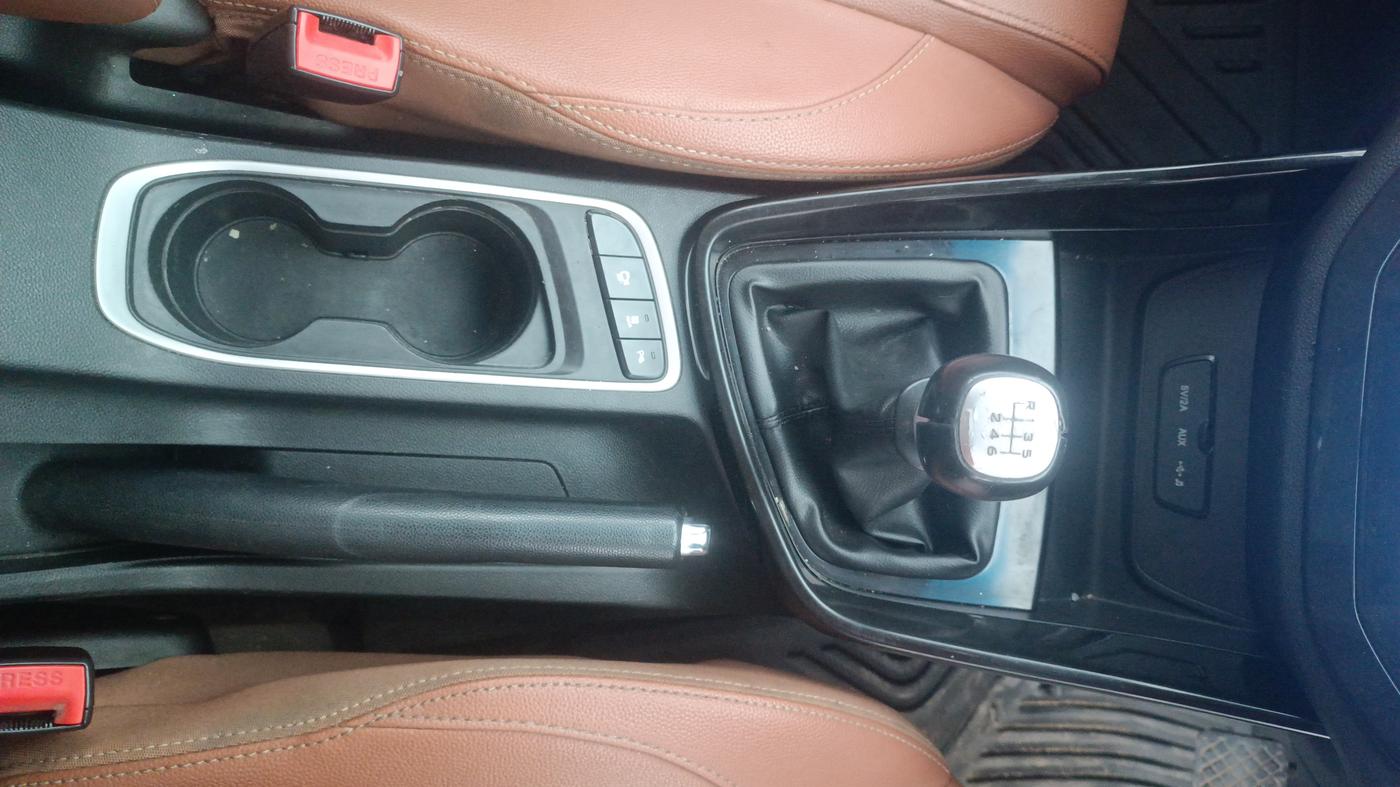 2020 MG HECTOR PLUS SHARP 2.0 DIESEL TURBO MT 6-STR, Diesel, Manual, 95,370 km, Gear Lever