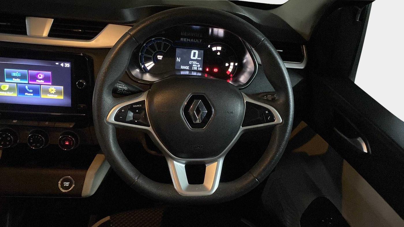 2021 Renault TRIBER RXZ AMT, Petrol, Automatic, 10,795 km, Steering Wheel Close Up