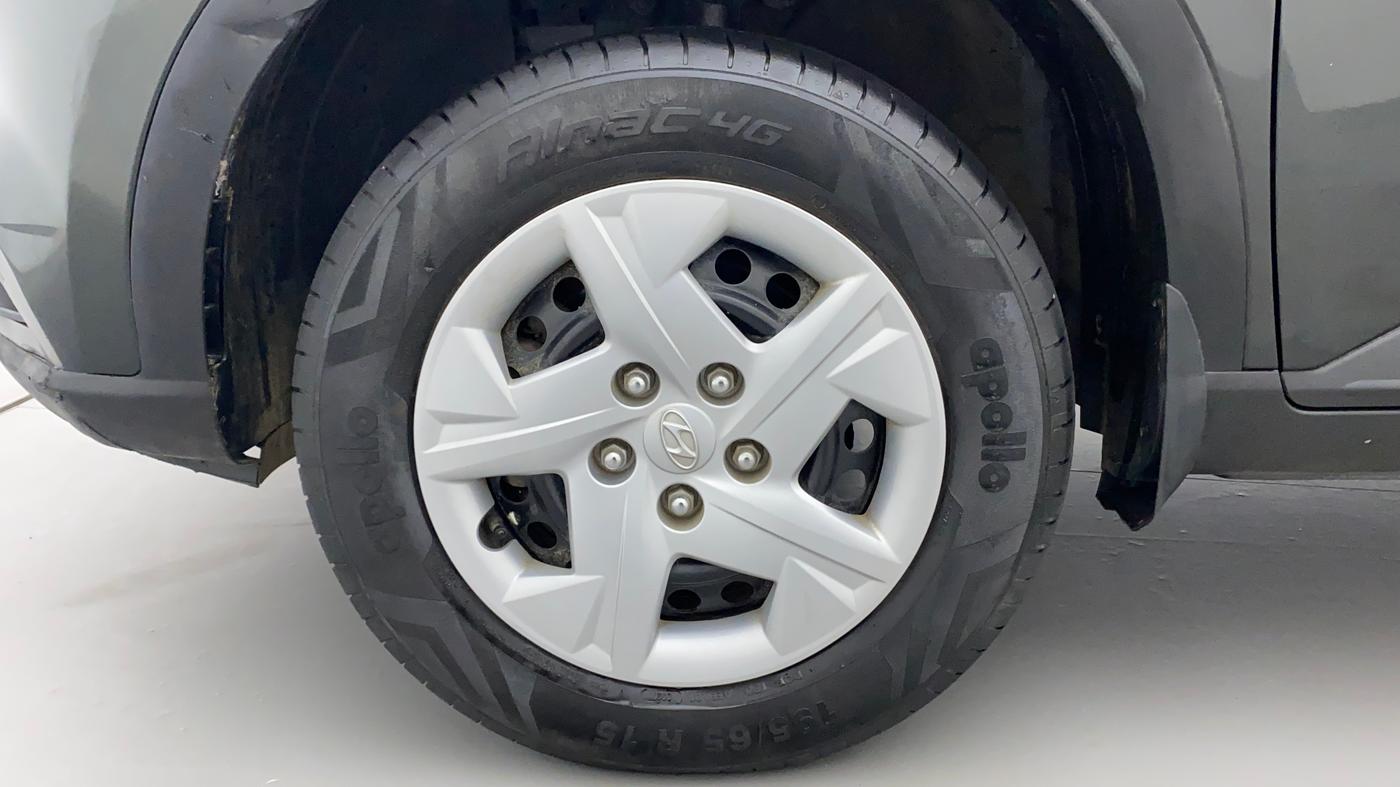 2021 Hyundai VENUE S+ 1.2, Petrol, Manual, 12,901 km, Left Front Wheel