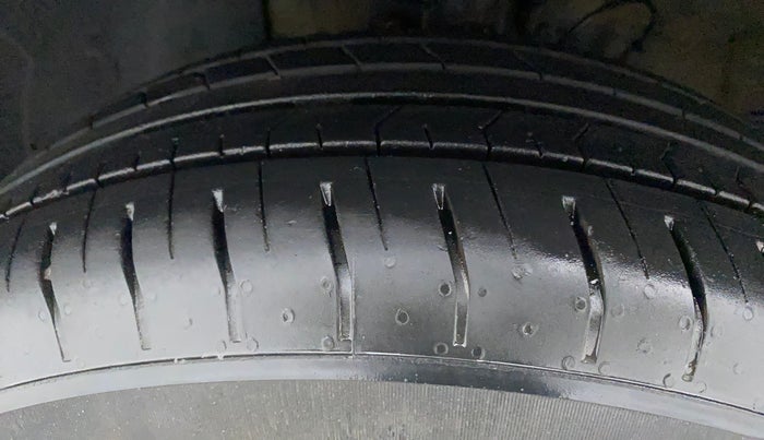 2021 Hyundai VENUE S+ 1.2, Petrol, Manual, 12,901 km, Left Front Tyre Tread