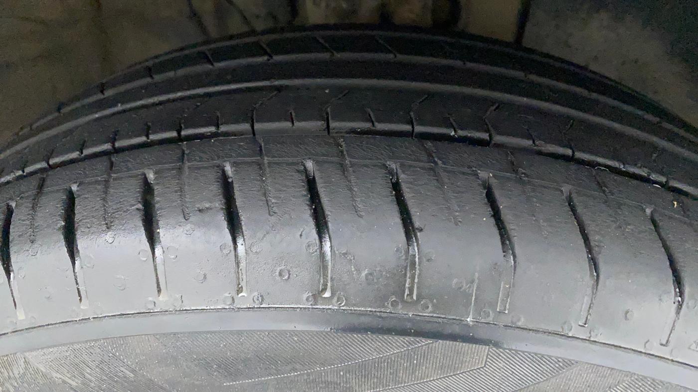 2021 Hyundai VENUE S+ 1.2, Petrol, Manual, 12,901 km, Right Front Tyre Tread