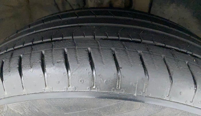2021 Hyundai VENUE S+ 1.2, Petrol, Manual, 12,901 km, Right Front Tyre Tread