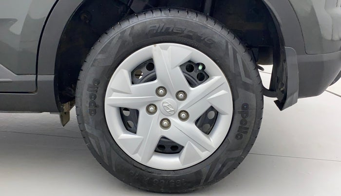 2021 Hyundai VENUE S+ 1.2, Petrol, Manual, 12,901 km, Left Rear Wheel
