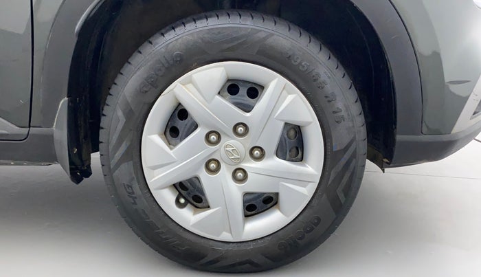 2021 Hyundai VENUE S+ 1.2, Petrol, Manual, 12,901 km, Right Front Wheel