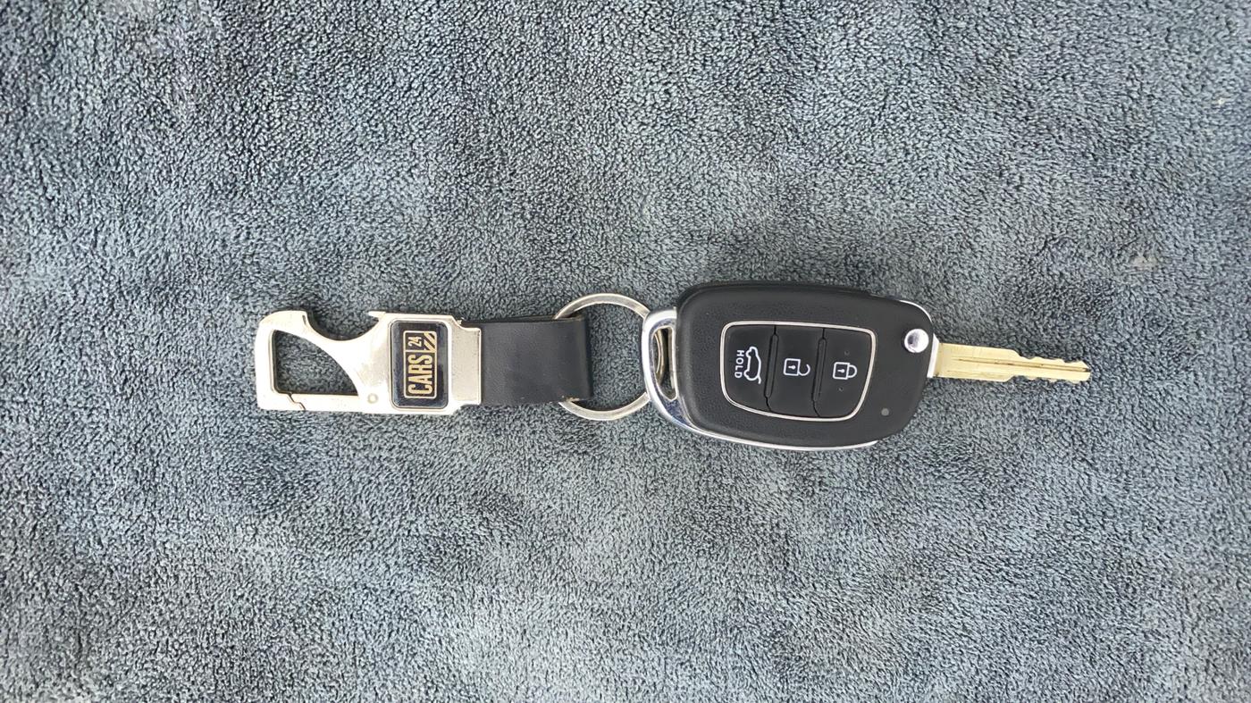 2021 Hyundai VENUE S+ 1.2, Petrol, Manual, 12,901 km, Key Close Up