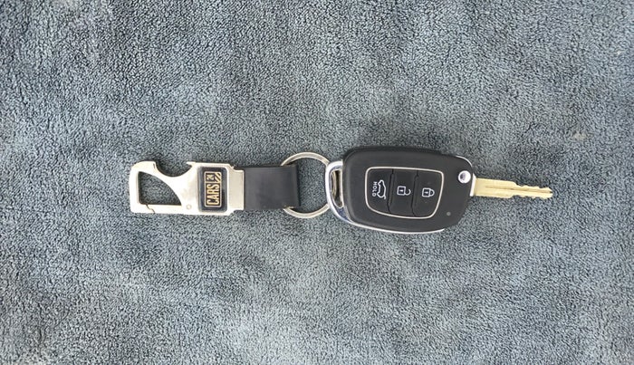 2021 Hyundai VENUE S+ 1.2, Petrol, Manual, 12,901 km, Key Close Up