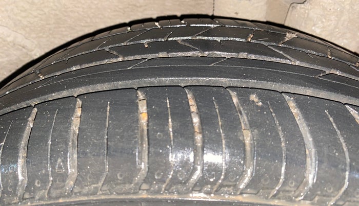 2021 Hyundai NEW I20 SPORTZ 1.2 AT, Petrol, Automatic, 24,998 km, Left Rear Tyre Tread