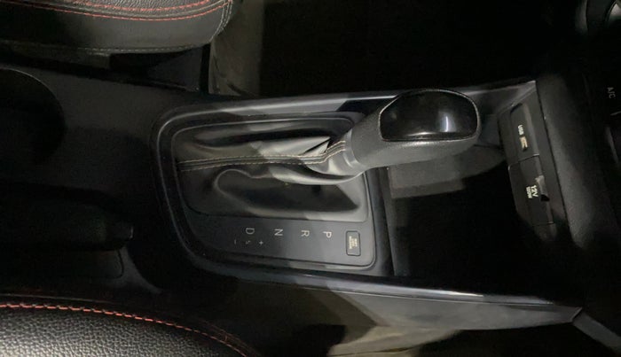 2021 Hyundai NEW I20 SPORTZ 1.2 AT, Petrol, Automatic, 24,998 km, Gear Lever