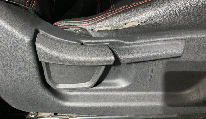 2021 Hyundai NEW I20 SPORTZ 1.2 AT, Petrol, Automatic, 24,998 km, Driver Side Adjustment Panel