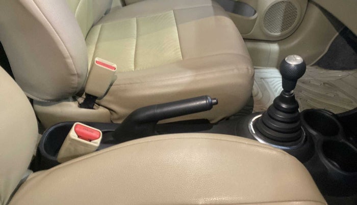 2013 Honda Brio S MT, Petrol, Manual, 68,455 km, Gear Lever