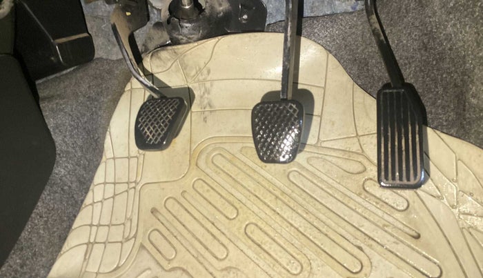 2013 Honda Brio S MT, Petrol, Manual, 68,455 km, Pedals