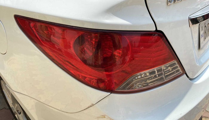 2012 Hyundai Verna FLUIDIC 1.6 CRDI SX, Diesel, Manual, 93,863 km, Left tail light - Reverse gear light not functional