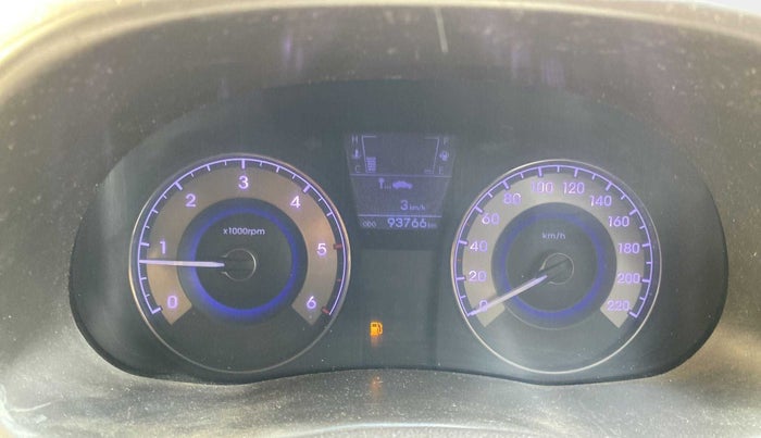 2012 Hyundai Verna FLUIDIC 1.6 CRDI SX, Diesel, Manual, 93,863 km, Odometer Image
