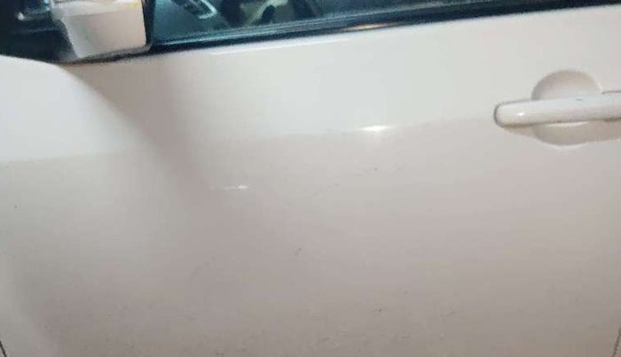 2017 Maruti Ertiga VDI SHVS, Diesel, Manual, 44,556 km, Front passenger door - Minor scratches