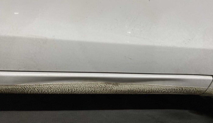 2017 Maruti Ertiga VDI SHVS, Diesel, Manual, 44,556 km, Right running board - Slightly dented