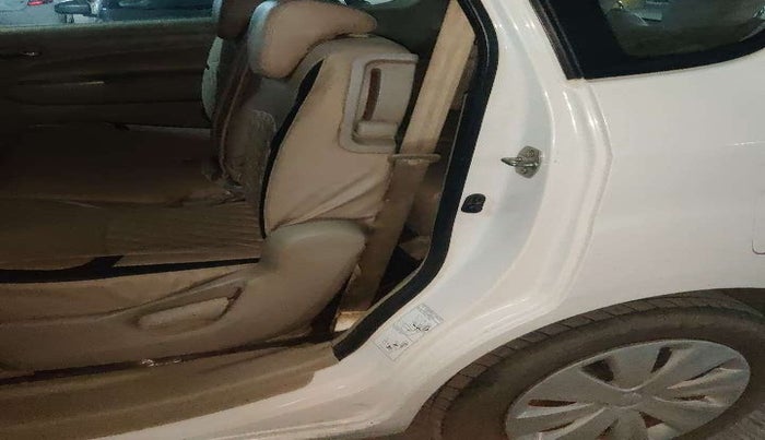 2017 Maruti Ertiga VDI SHVS, Diesel, Manual, 44,556 km, Left C pillar - Minor scratches