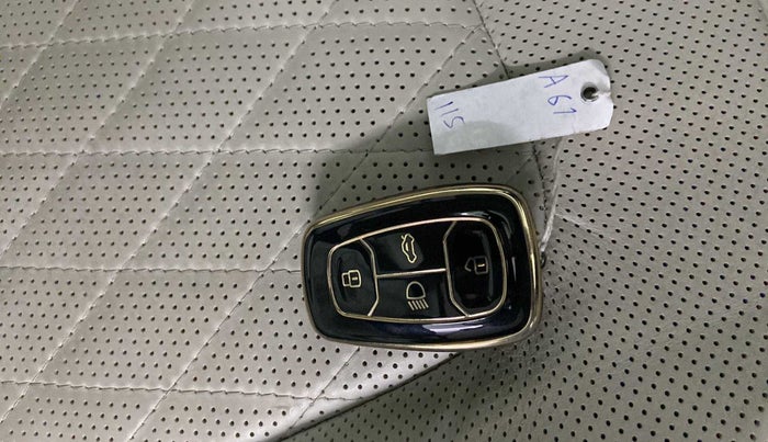 2021 Tata Safari XZA PLUS GOLD, Diesel, Automatic, 20,711 km, Key Close Up