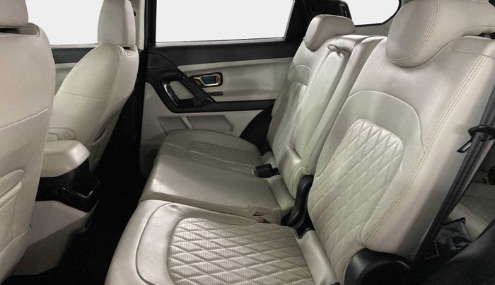 2021 Tata Safari XZA PLUS GOLD, Diesel, Automatic, 20,711 km, Right Side Rear Door Cabin