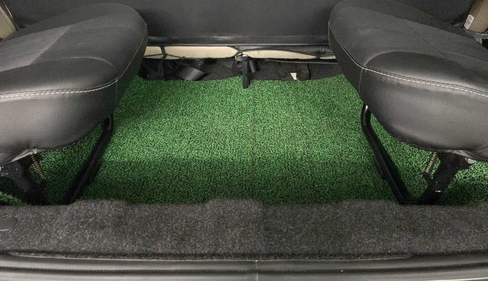 2023 Mahindra BOLERO NEO N 8, Diesel, Manual, 12,875 km, Boot Inside