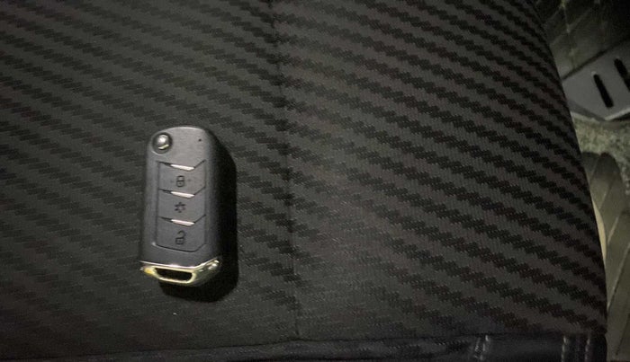 2021 Mahindra Thar LX  P 4WD AT CONVERTIBLE, Petrol, Automatic, 22,414 km, Key Close Up