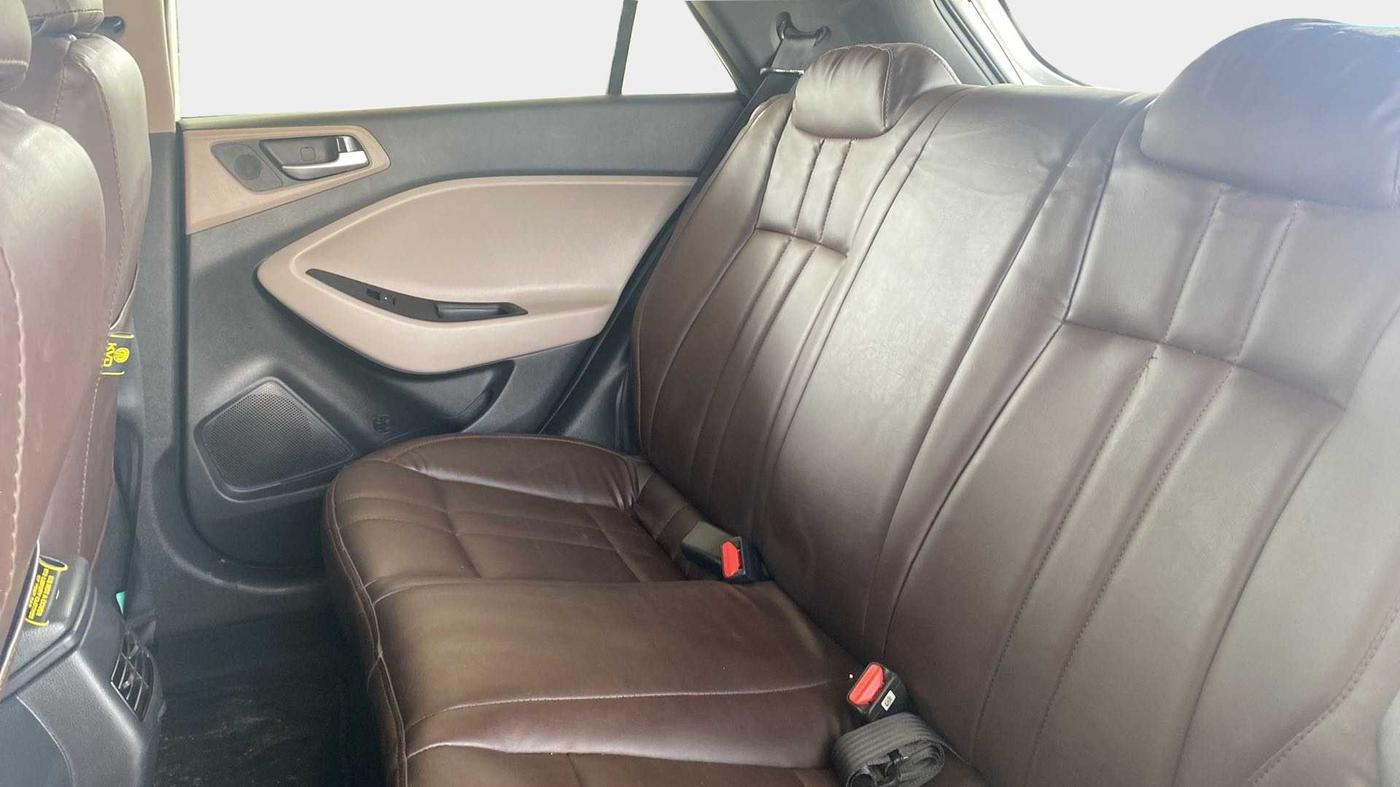 2019 Hyundai Elite i20 SPORTZ PLUS 1.2, Petrol, Manual, 13,935 km, Right Side Rear Door Cabin