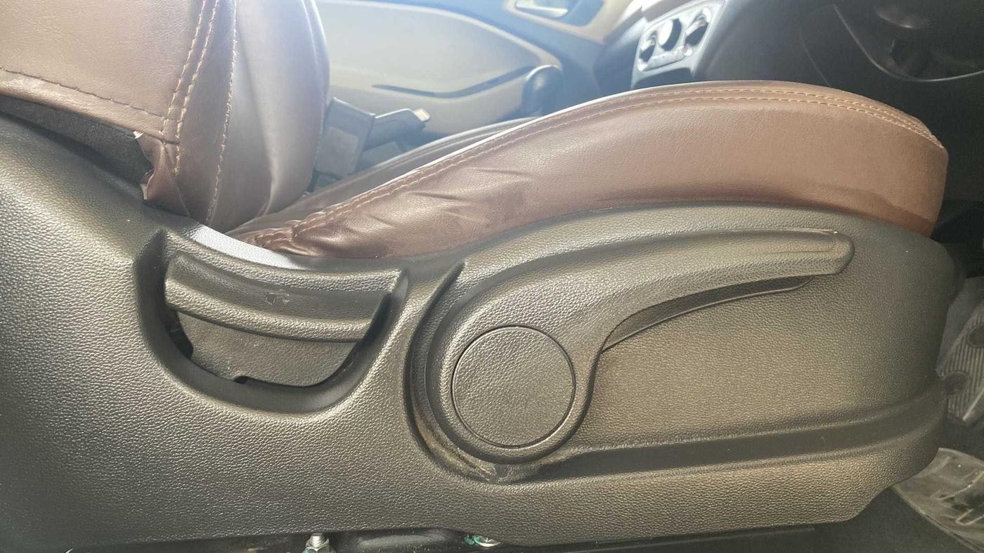 2019 Hyundai Elite i20 SPORTZ PLUS 1.2, Petrol, Manual, 13,935 km, Driver Side Adjustment Panel