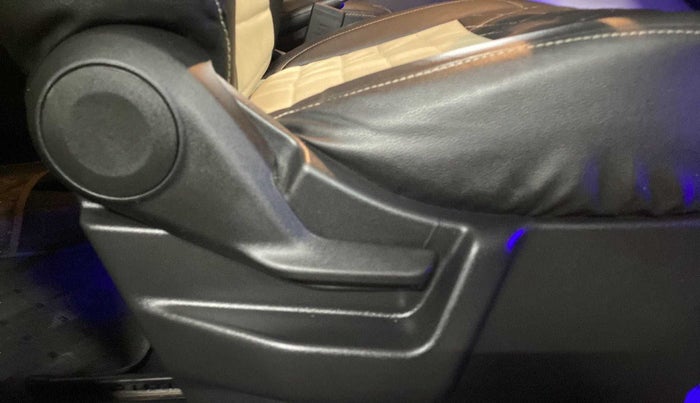 2021 Maruti New Wagon-R VXI 1.2, Petrol, Manual, 5,022 km, Driver Side Adjustment Panel