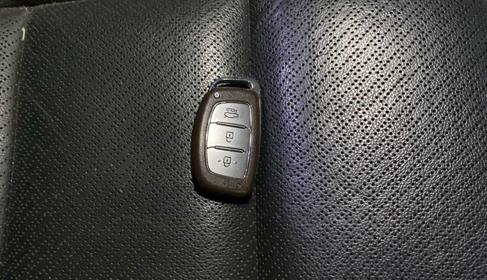 2018 Hyundai New Elantra 1.6 SX (O) AT DIESEL, Diesel, Automatic, 48,716 km, Key Close Up