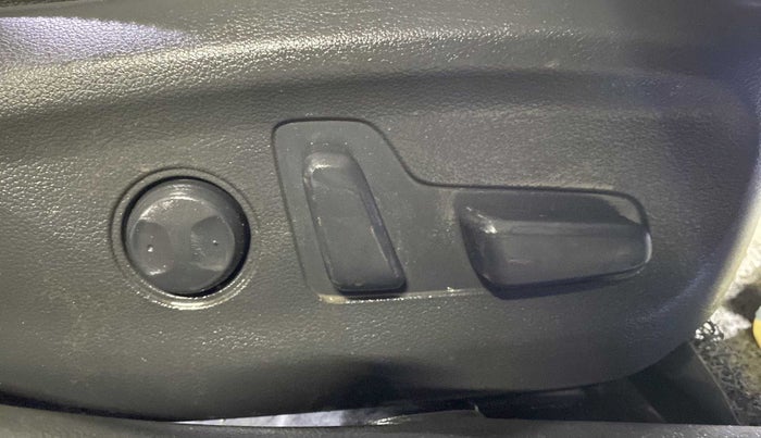 2018 Hyundai New Elantra 1.6 SX (O) AT DIESEL, Diesel, Automatic, 48,716 km, Driver Side Adjustment Panel