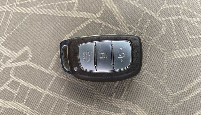 2018 Hyundai Grand i10 ASTA 1.2 KAPPA VTVT, Petrol, Manual, 25,863 km, Key Close Up