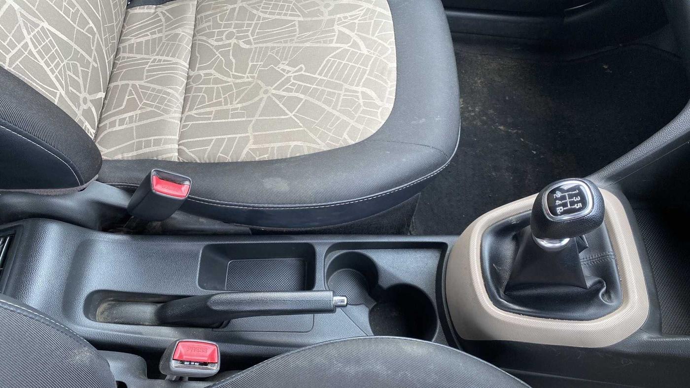 2018 Hyundai Grand i10 ASTA 1.2 KAPPA VTVT, Petrol, Manual, 25,863 km, Gear Lever