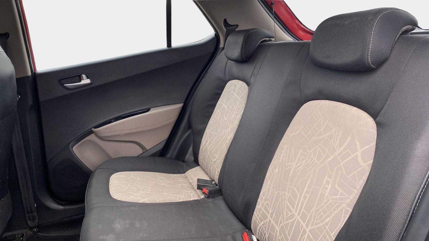 2018 Hyundai Grand i10 ASTA 1.2 KAPPA VTVT, Petrol, Manual, 25,863 km, Right Side Rear Door Cabin