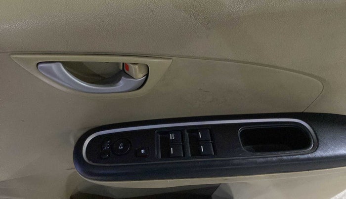 2016 Honda Amaze 1.2L I-VTEC SX, CNG, Manual, 35,931 km, Driver Side Door Panels Control