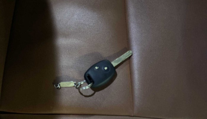 2016 Honda Amaze 1.2L I-VTEC SX, CNG, Manual, 35,931 km, Key Close Up