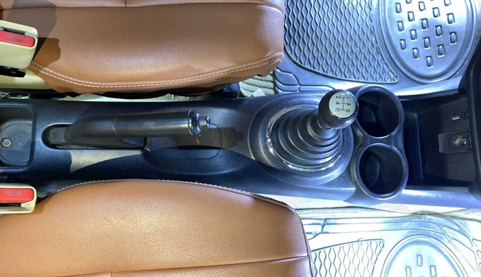 2016 Honda Amaze 1.2L I-VTEC SX, CNG, Manual, 35,931 km, Gear Lever