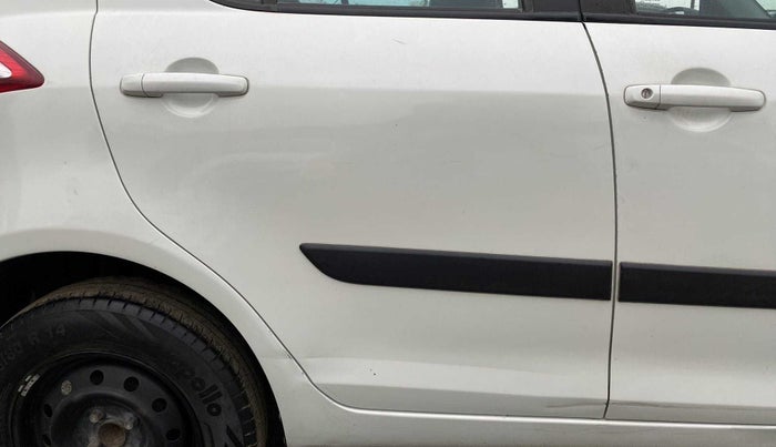 2015 Maruti Swift VXI, Petrol, Manual, 88,933 km, Right rear door - Slightly dented