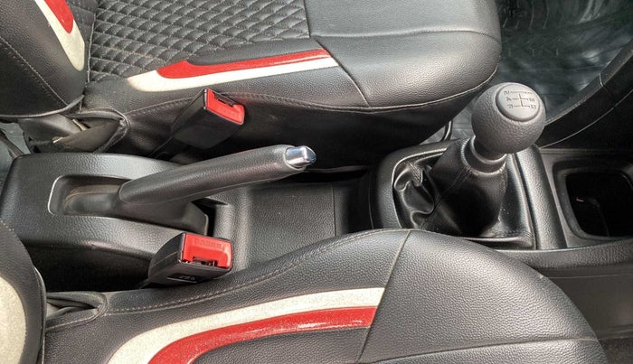 2015 Maruti Swift VXI, Petrol, Manual, 88,933 km, Gear Lever