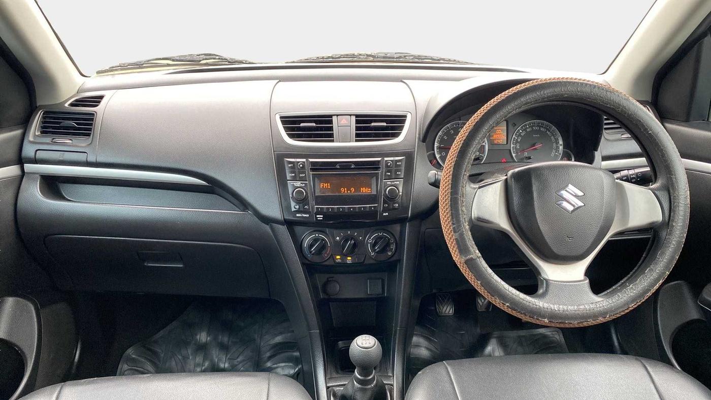 2015 Maruti Swift VXI, Petrol, Manual, 88,933 km, Dashboard