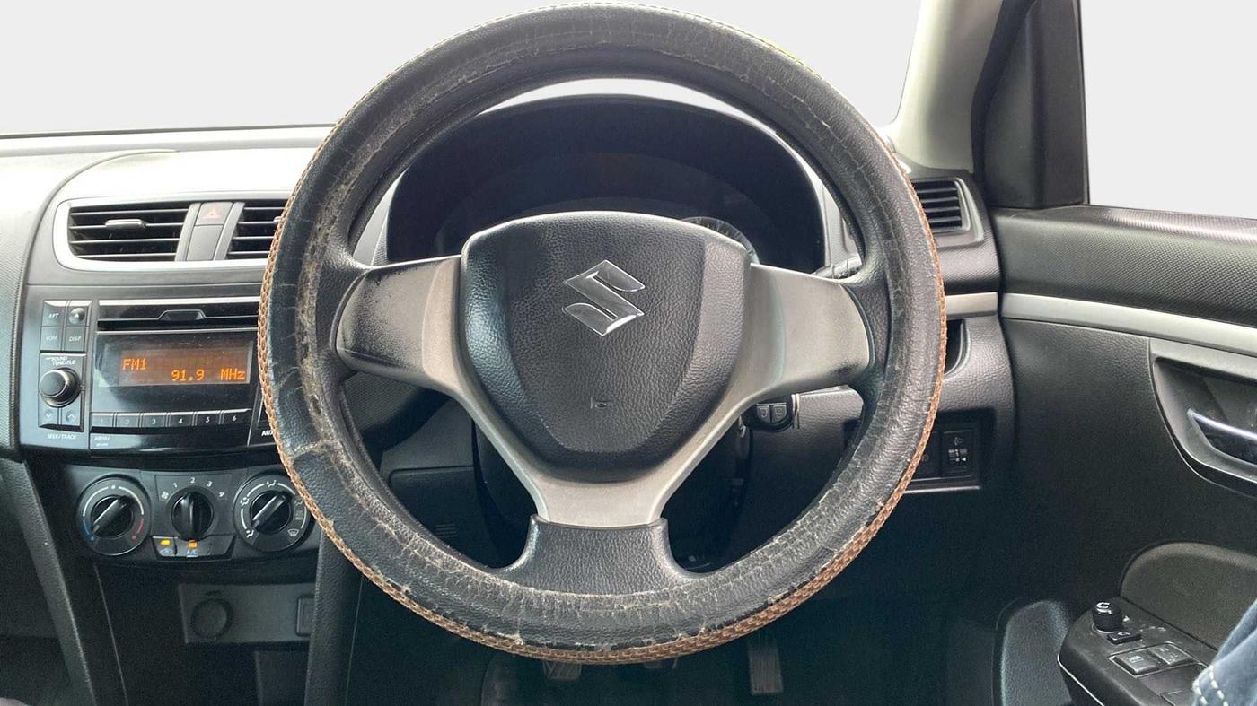2015 Maruti Swift VXI, Petrol, Manual, 88,933 km, Steering Wheel Close Up