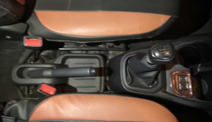 2017 Datsun Redi Go S, Petrol, Manual, 50,369 km, Gear Lever