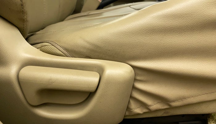 2012 Honda Brio V MT, Petrol, Manual, 83,598 km, Driver Side Adjustment Panel