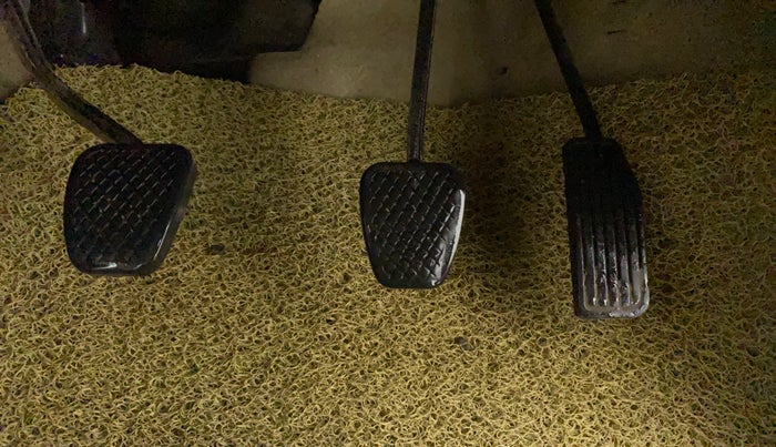 2012 Honda Brio V MT, Petrol, Manual, 83,598 km, Pedals