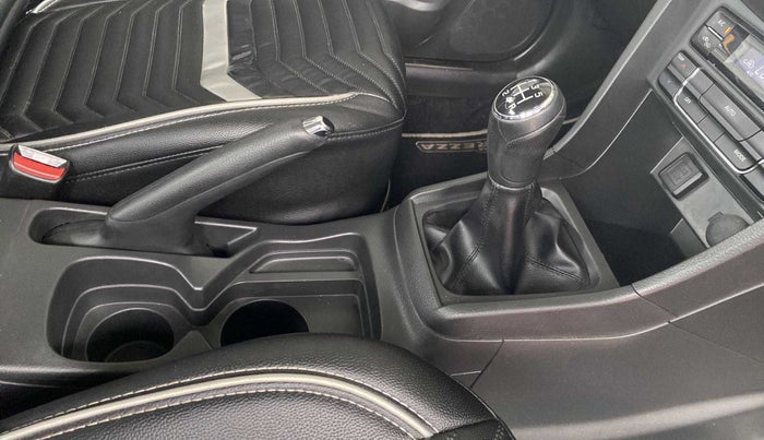 2017 Maruti Vitara Brezza ZDI, Diesel, Manual, 24,142 km, Gear Lever