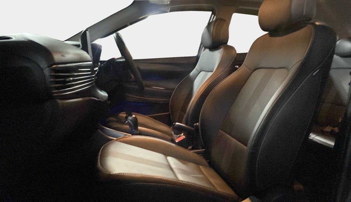 2022 Hyundai NEW I20 ASTA (O) 1.0 TURBO GDI DCT, Petrol, Automatic, 5,577 km, Right Side Front Door Cabin