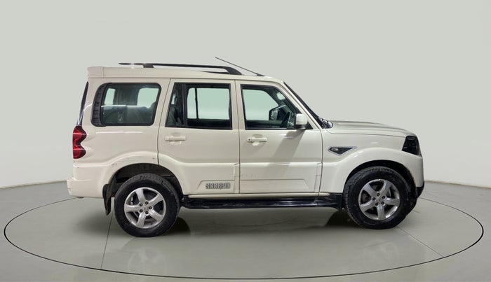 2017 Mahindra Scorpio S7, Diesel, Manual, 47,000 km, Right Side View