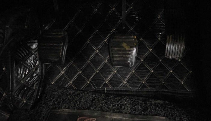 2017 Mahindra Scorpio S7, Diesel, Manual, 47,000 km, Pedals