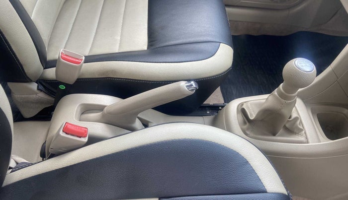 2016 Maruti Swift Dzire ZXI, Petrol, Manual, 28,538 km, Gear Lever