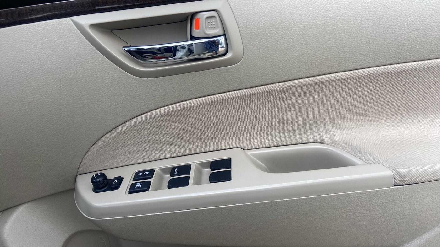 2016 Maruti Swift Dzire ZXI, Petrol, Manual, 28,538 km, Driver Side Door Panels Control