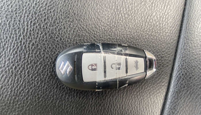 2016 Maruti Swift Dzire ZXI, Petrol, Manual, 28,538 km, Key Close Up