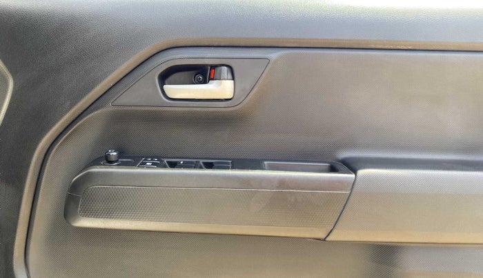 2021 Maruti New Wagon-R VXI 1.2, Petrol, Manual, 9,469 km, Driver Side Door Panels Control